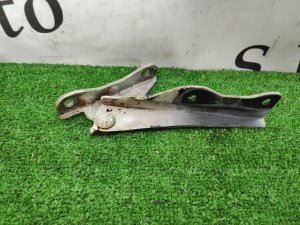 Петля капота правая SUBARU IMPREZA OEM 57260AE020 GG2 2005