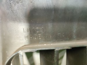 Решетка радиатора LINCOLN NAVIGATOR OEM X UN173 2001