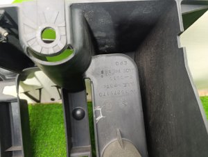 Кронштейн решетки радиатора HUMMER H3 OEM 15275170 2007
