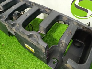 Кронштейн решетки радиатора HUMMER H3 OEM 15275170 2007