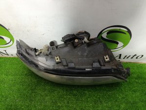 Фара правая VOLVO V70 OEM 30698854 2006