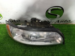 Фара правая VOLVO V70 OEM 30698854 2006