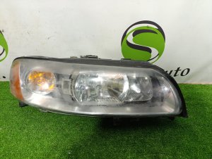 Фара правая 30698854 VOLVO V70