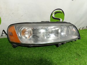 Фара правая VOLVO V70 OEM 30698854 2006