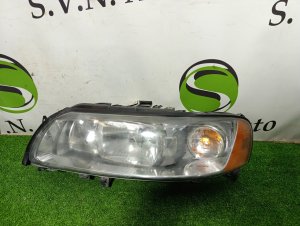 Фара левая 30698850 VOLVO V70