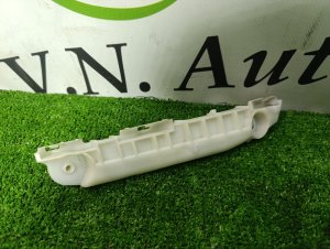 Кронштейн переднего бампера левый 5253652050 TOYOTA VITZ