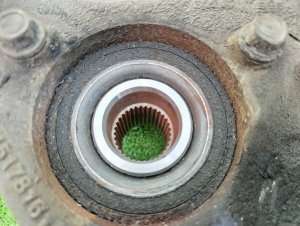 Ступица передняя правая CADILLAC ESCALADE OEM 19257047, 15716364, 84356639 2004