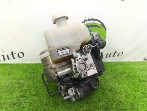 Главный тормозной цилиндр MITSUBISHI PAJERO OEM MR569728 V88W 2011