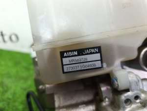 Главный тормозной цилиндр MITSUBISHI PAJERO OEM MR569728 V88W 2011