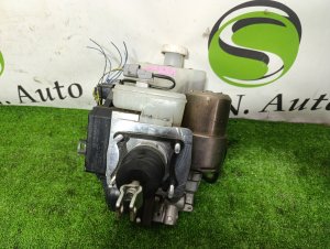 Главный тормозной цилиндр MITSUBISHI PAJERO OEM MR569728 V88W 2011
