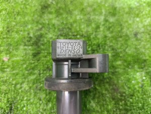 Катушка зажигания TOYOTA ISIS OEM 90919-02239 ZNM10 2005