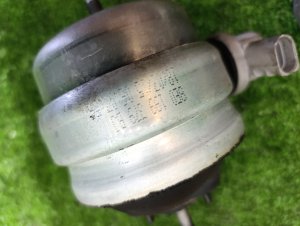 Подушка ДВС (левая) AUDI A4 OEM 8E0199379BJ 8EBWEF 2007