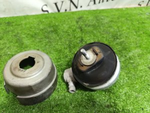 Подушка ДВС (левая) AUDI A4 OEM 8E0199379BJ 8EBWEF 2007