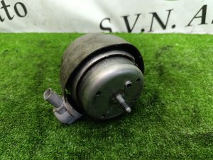 Подушка ДВС (левая) AUDI A4 OEM 8E0199379BJ 8EBWEF 2007