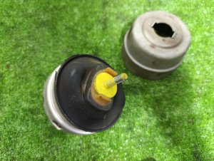 Подушка ДВС (правая) AUDI A4 OEM 8E0199382L 8EBWEF 2007
