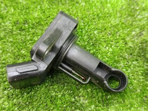 Датчик массового расхода воздуха 2220415010 TOYOTA MARK X