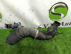 Патрубок воздушного фильтра L3K913220, L3K913230 MAZDA ATENZA