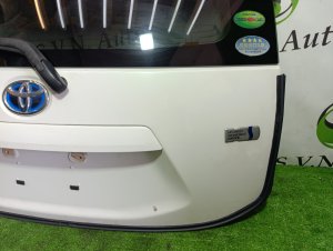 Дверь багажника Color- 082 TOYOTA AQUA OEM 6700552D10 NHP10 2012