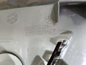Стоп сигнал правый (внутренний) JEEP GRAND CHEROKEE OEM 57010274AD WK2 2011