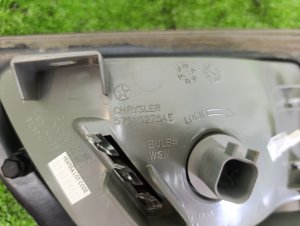 Стоп сигнал левый (внутренний) JEEP GRAND CHEROKEE OEM 57010275AD WK2 2011