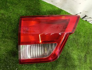 Стоп сигнал левый (внутренний) JEEP GRAND CHEROKEE OEM 57010275AD WK2 2011