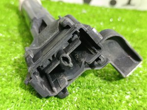 Форсунка омывателя фары правая TOYOTA PRIUS ALPHA OEM 8520747020 ZVW40 2013