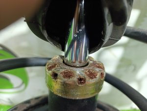 Стойка передняя (пара) NISSAN SERENA OEM 543024N086, 543034N086 PC24 2002