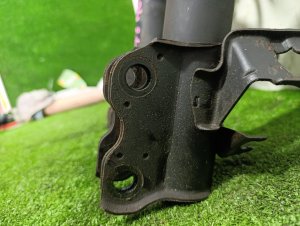 Стойка передняя (пара) NISSAN SERENA OEM 543024N086, 543034N086 PC24 2002