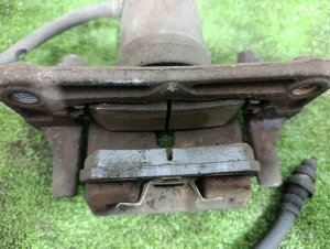 Суппорт задний правый MITSUBISHI PAJERO OEM MR510542 V88W 2011